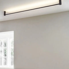 Lámpara de techo lineal LED de metal negro de estilo moderno para salón