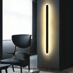 Aplique lineal LED regulable negro minimalista para salón