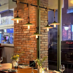 Lámpara colgante verde oscuro con cuerda de yute estilo industrial retro