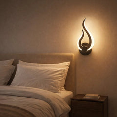 Aplique de pared moderno LED con diseño de llama para dormitorio
