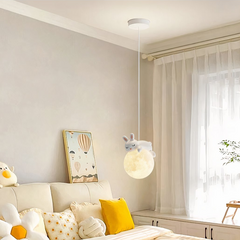 Lámpara colgante infantil con diseño de conejo lunar LED de resina para mesita de noche
