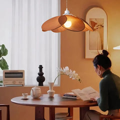 Lamparas colgantes para dormitorio diseño vintage con pétalos de tela