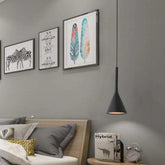 Lampara negra colgante diseño creativo forma cónica