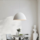 Lampara colgante pantalla blanca diseño semicircular