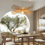 Lámpara colgante de bambú estilo oriental con diseño de sombrero para comedor