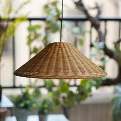 Lampara de mimbre colgante diseño de cono para comedor