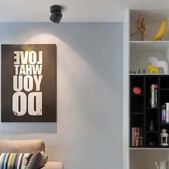 Foco orientable de techo LED moderno de metal para salón