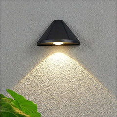 Aplique de pared exterior moderno IP65 con forma semicónica