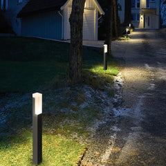 Baliza solar exterior LED de aluminio negra IP65 moderna para jardín