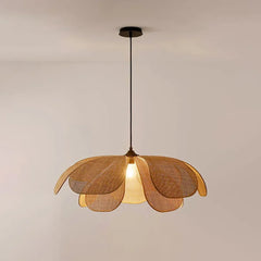 Lámpara colgante de mimbre regulable con forma de flor para comedor