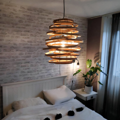 Lámpara colgante de mimbre vintage en espiral para comedor