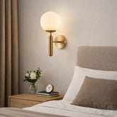 Aplique pared bola blanca de vidrio LED moderno para mesita de noche