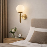Aplique pared con bola de vidrio blanca LED moderno para mesita de noche