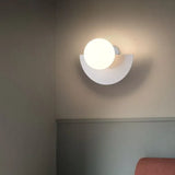 Aplique moderno de pared LED media luna en color macaron para dormitorio