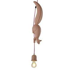 Lámpara colgante con decoración de ardilla de resina