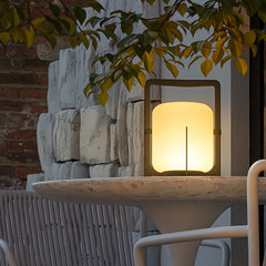 Lámpara de Pie LED Solar Estilo Farol para Exterior