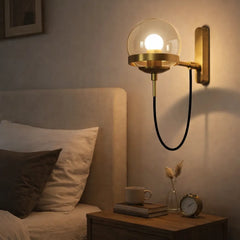 Aplique Globo de Vidrio LED Dorado Moderno para Mesita de Noche