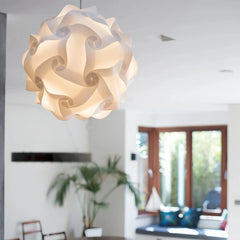 Lámpara colgante esfera blanca LED estilo nórdico con pantalla rompecabezas