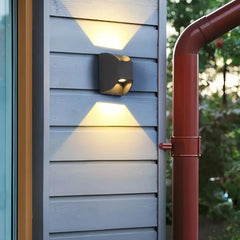 Aplique exterior de pared LED negro moderno de metal IP65 para porche