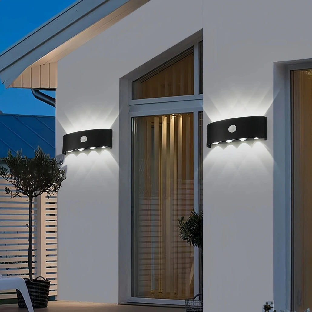 Aplique de pared exterior bidireccional con sensor de movimiento, 8 LEDs y IP65
