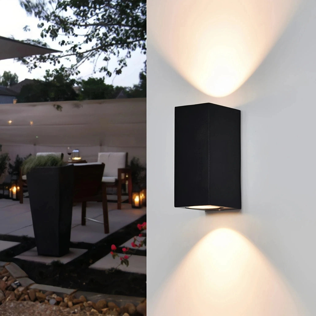 Aplique de pared exterior moderno LED IP65 negro de aluminio para porche