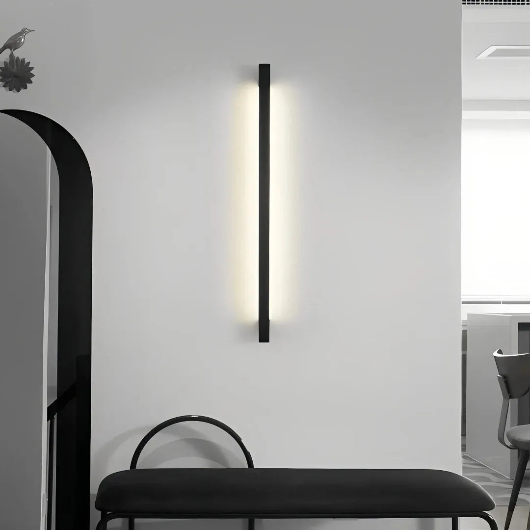 Aplique lineal de pared de estilo minimalista negro en metal para salón