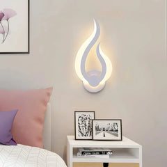 Aplique de pared moderno LED con diseño de llama para dormitorio