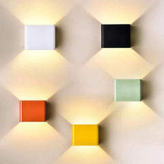 Aplique de pared cubo LED moderno bidireccional en varios colores para salón