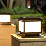 Lámpara solar LED sobremuro exterior vintage IP65 para pilar
