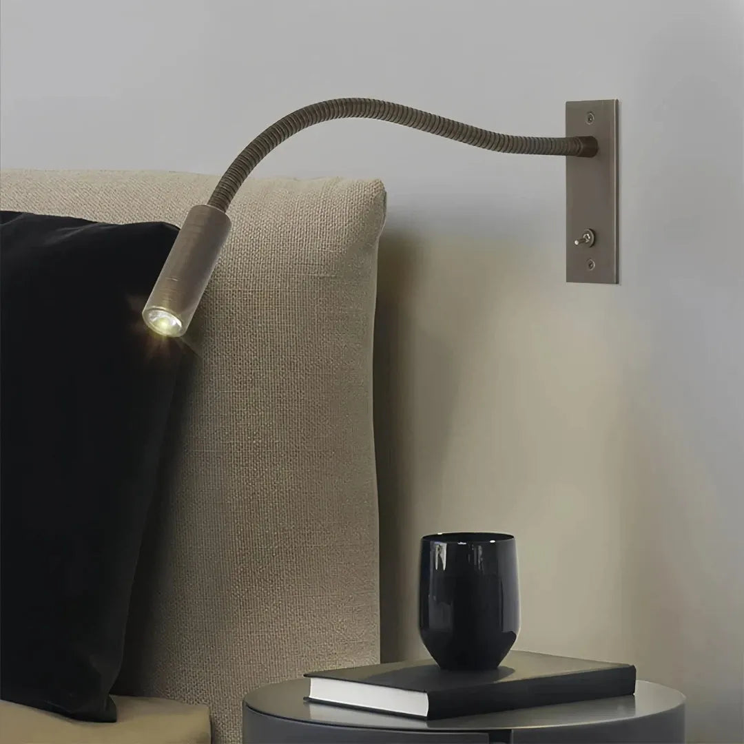 Aplique de pared led con brazo flexible orientable moderno para mesita de noche