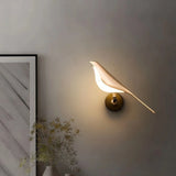 Aplique de pared moderno LED con diseño de pájaro giratorio para dormitorio dorado