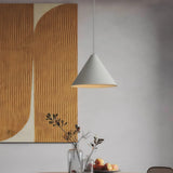 Lámpara colgante nórdica LED de hierro cónica gris para comedor