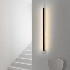 Aplique de pared lineal LED minimalista de metal para salón