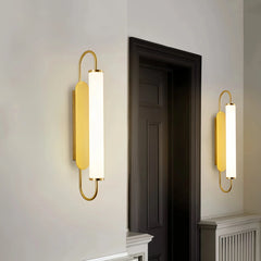 Aplique de pared moderno LED con acabado dorado para pasillo