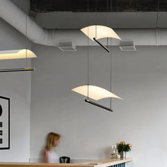 Lámpara colgante alargada minimalista LED regulable en altura para comedor