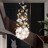 Lámpara colgante para escalera floral en latón y vidrio moderno