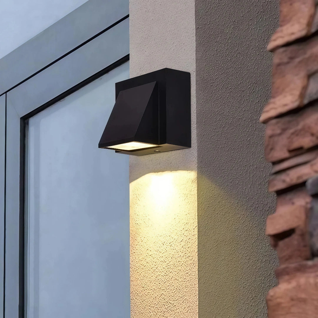 Aplique exterior negro moderno de aluminio con LED IP65