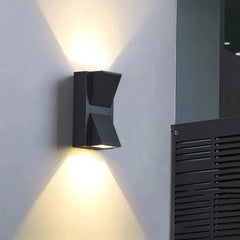 Aplique exterior negro moderno de aluminio con LED IP65