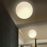 Plafón de techo para pasillo LED moderno con esfera de vidrio blanco