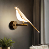 Aplique de pared moderno LED con diseño de pájaro giratorio para dormitorio dorado