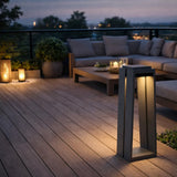 Lámpara de pie exterior solar de metal negro para terraza con diseño moderno