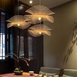 Lámpara colgante de bambú estilo oriental con diseño de sombrero para comedor