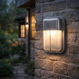 Aplique de pared exterior industrial plateado con LED IP65