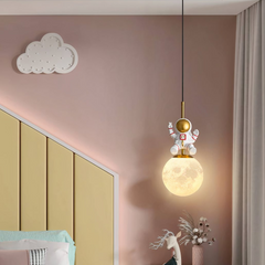 Lámpara colgante para dormitorio infantil LED diseño luna con astronauta