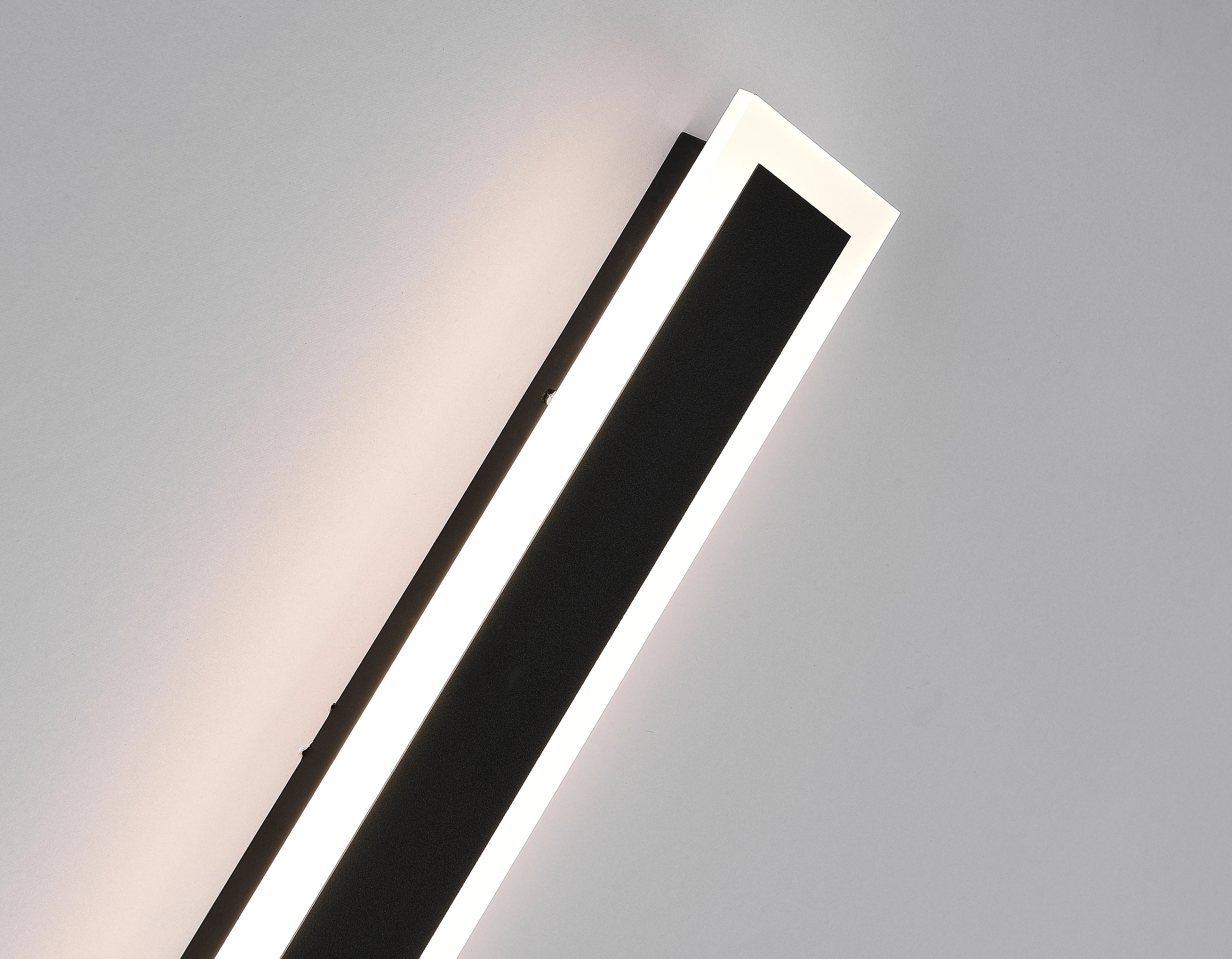 Apliques de luz de pared exterior led alargados