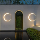 Aplique de pared exterior moderno LED negro con diseño de anillo IP65