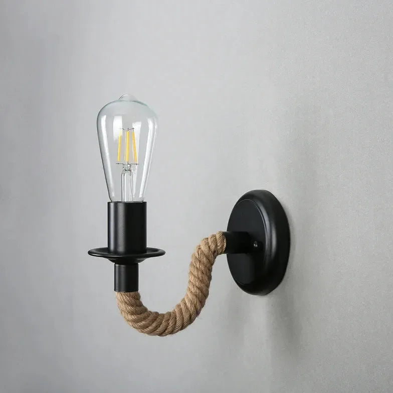 Aplique de pared negro con estilo industrial