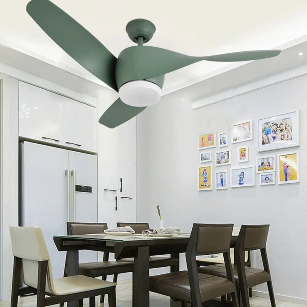 Three-Blade Wooden Streamlined Ceiling Fan with Light