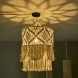 Lámpara colgante con flecos de macramé blanco bohemio para salón