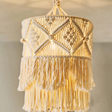 Lámpara colgante con flecos de macramé blanco bohemio para salón